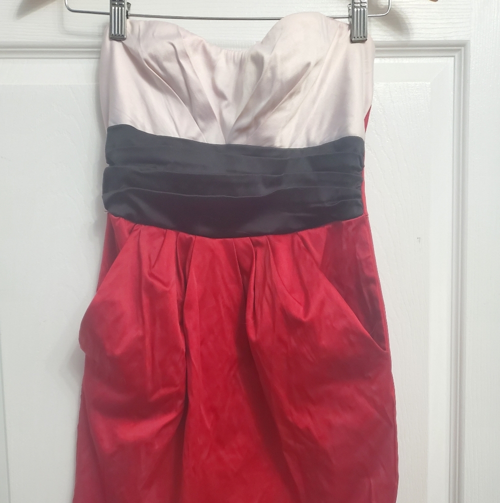 IMPRESS! White/Red Strapless Cocktail Dress w/Pockets - Size M
